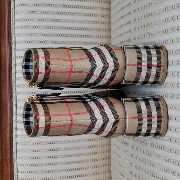 BURBERRY ARMDALE CHECK PLAID ANKLE BOOTS - Picture 5 of 14